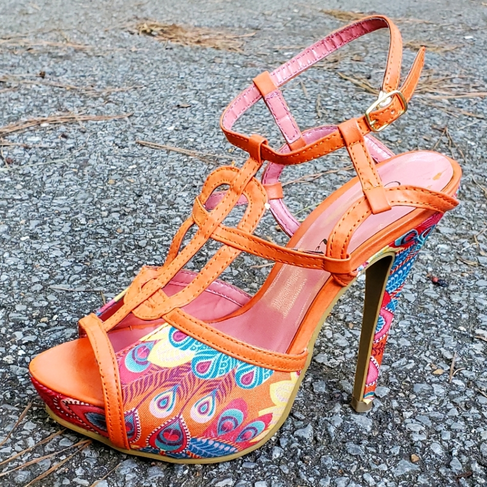 Wild Rose Size 6 Orange heels